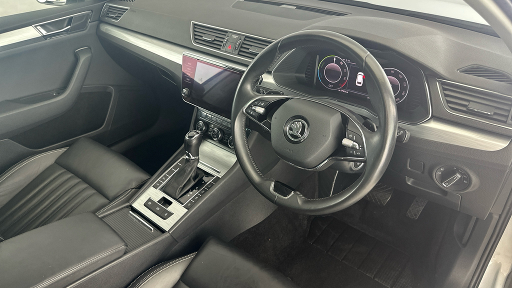 Skoda Superb 2.0 Tdi Se Hatchback Euro 6 Ss Silver #9