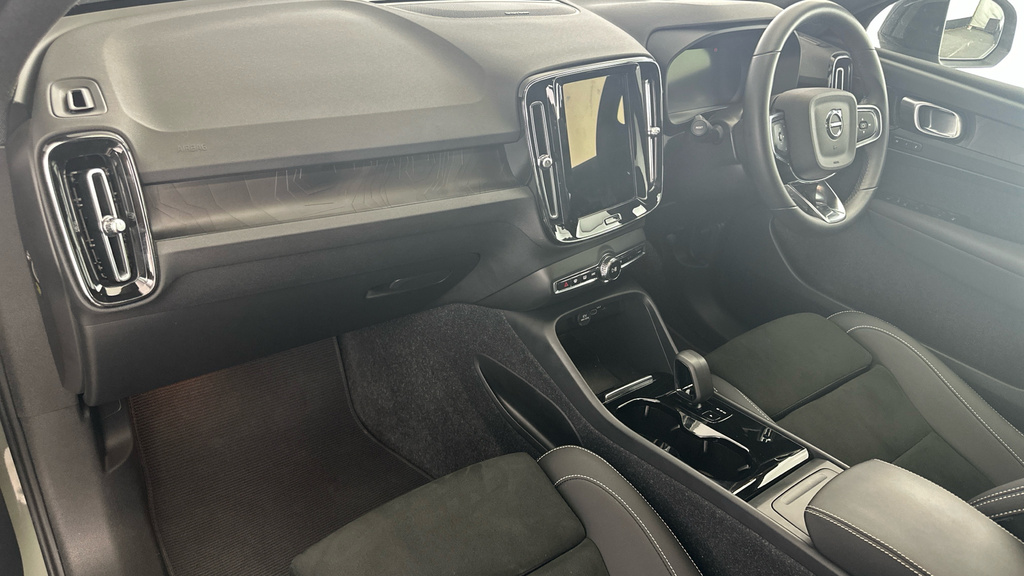 Volvo C40 Single Motor Ultimate Towbar, Sunroof, Harmankar  #13
