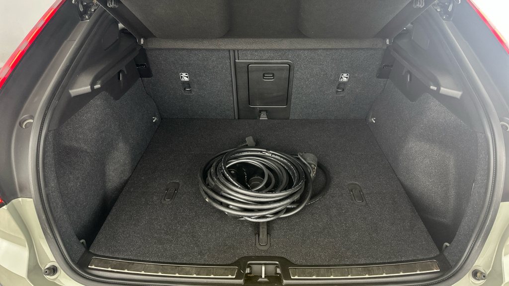 Volvo C40 Single Motor Ultimate Towbar, Sunroof, Harmankar  #25