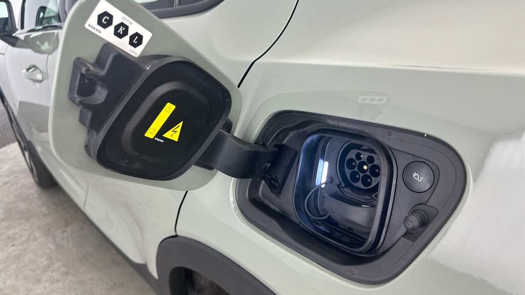 Volvo C40 Single Motor Ultimate Towbar, Sunroof, Harmankar  #31