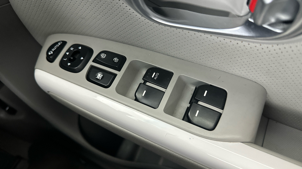 Kia Soul 1.6 Crdi 134 Mixx White #13