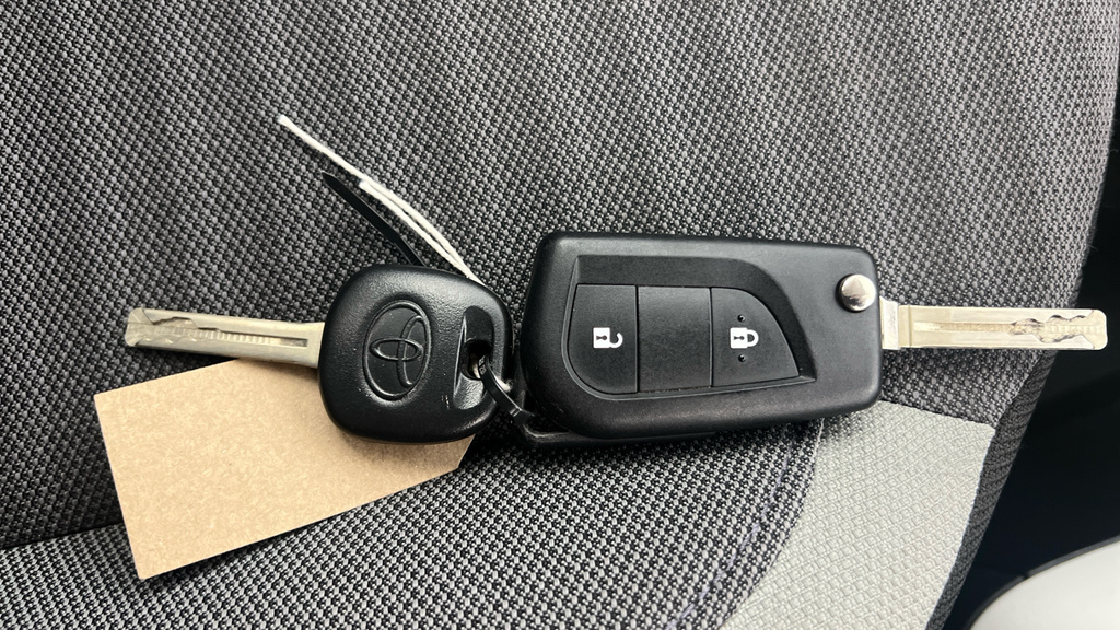 Toyota Aygo X X-cite M Bi-tone Purple #29