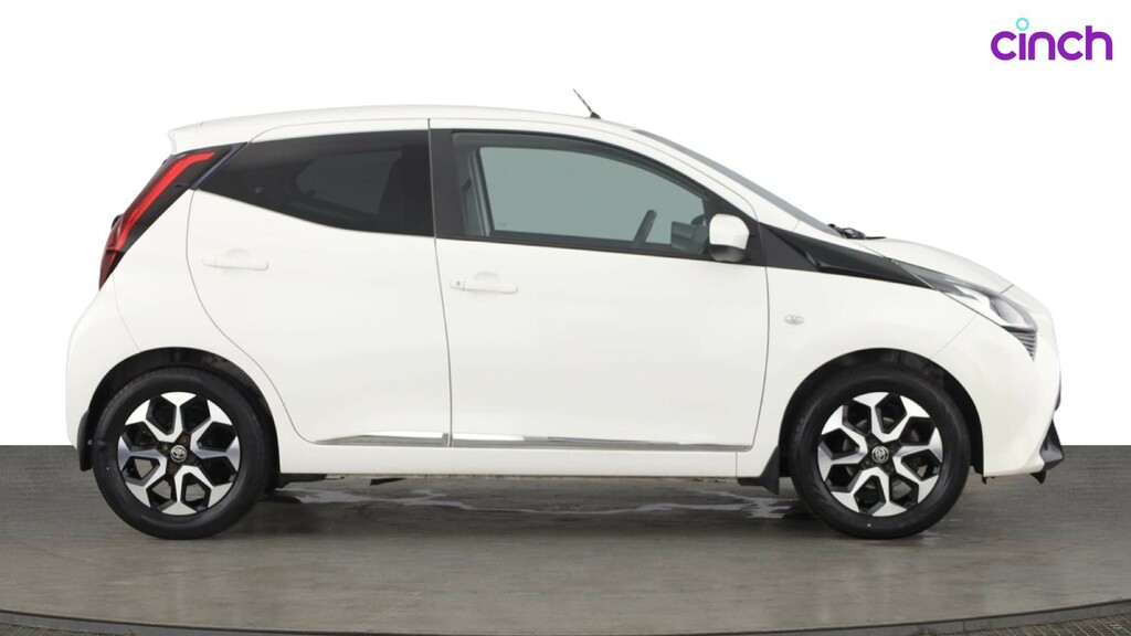 Toyota Aygo X X-cite M Bi-tone Purple #2