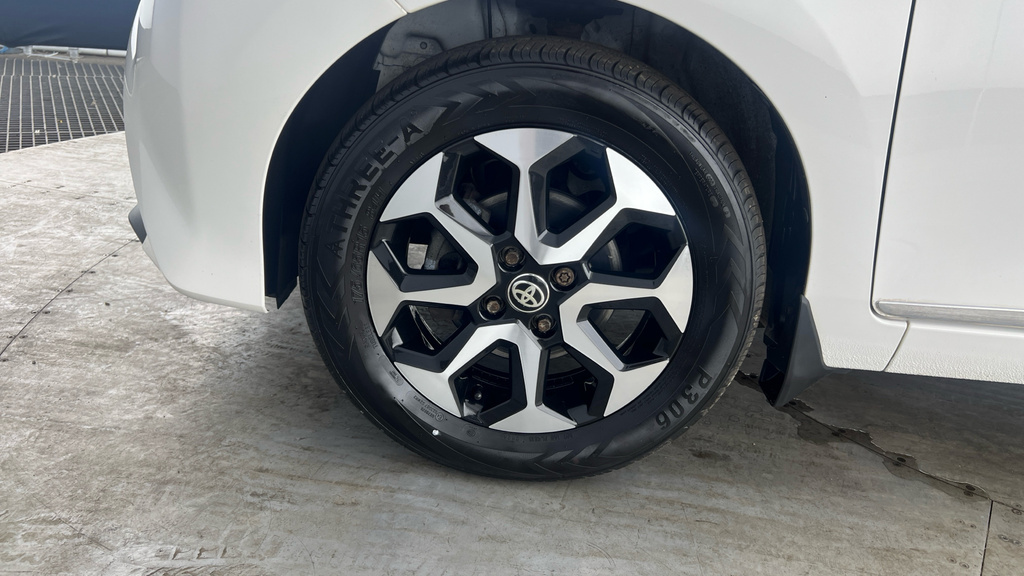 Toyota Aygo X X-cite M Bi-tone Purple #24
