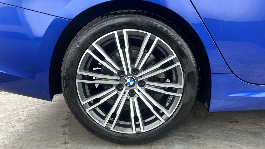 BMW 3 Series 320I M Sport Saloon Black #31