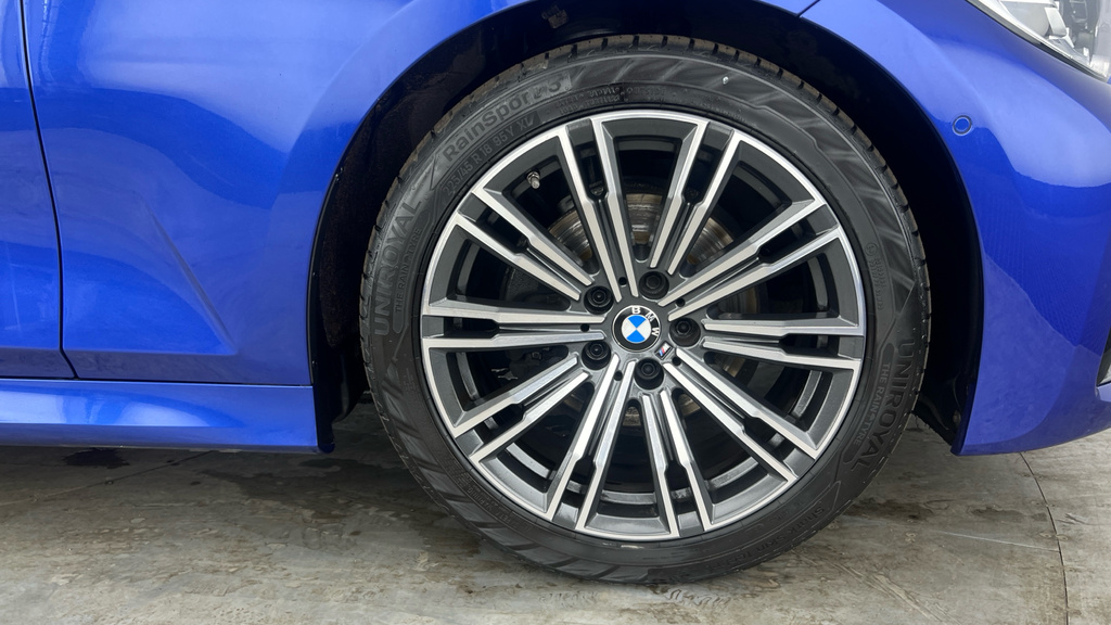 BMW 3 Series 320I M Sport Saloon Black #32