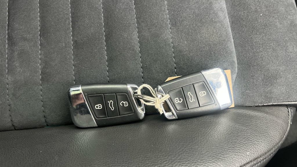 Volkswagen Passat 1.6L Gt Tdi Bluemotion Technology Dsg Estate D White #32