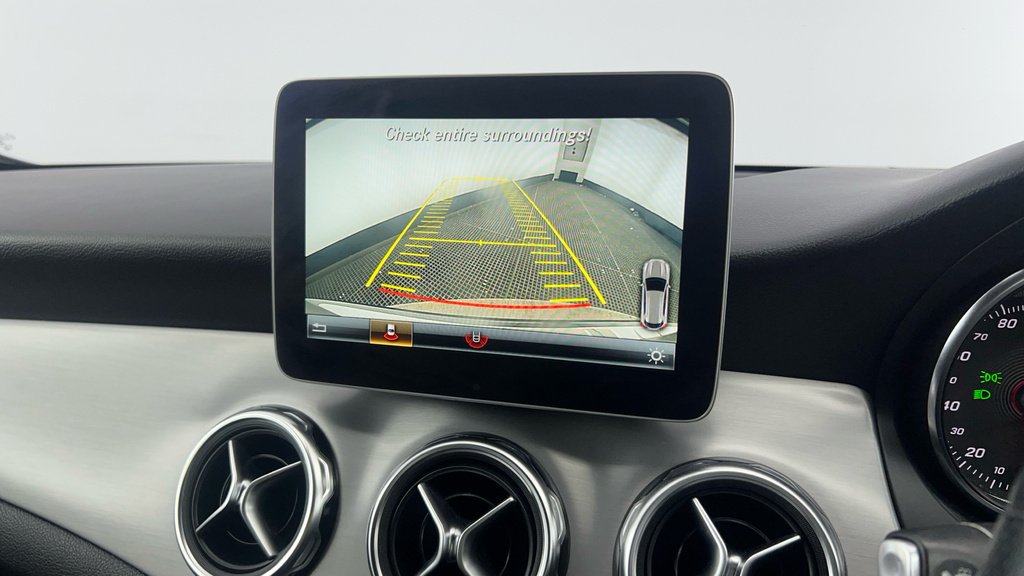Mercedes-Benz GLA Class 1.6L Gla 180 Urban Edition 121 Bhp Grey #17