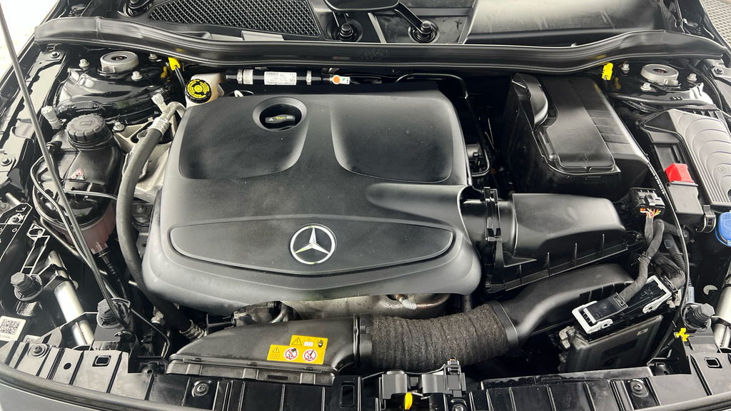 Mercedes-Benz GLA Class 1.6L Gla 180 Urban Edition 121 Bhp Grey #23