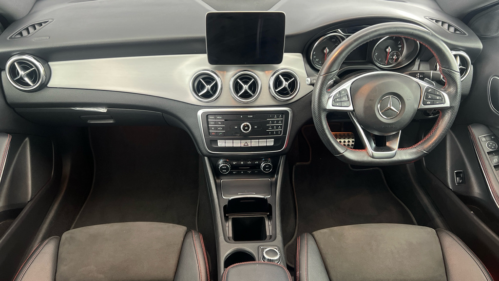 Mercedes-Benz GLA Class 1.6L Gla 180 Urban Edition 121 Bhp Grey #14