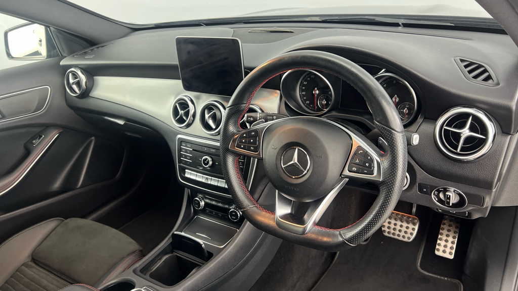 Mercedes-Benz GLA Class 1.6L Gla 180 Urban Edition 121 Bhp Grey #9