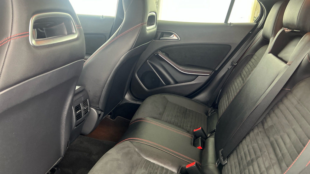 Mercedes-Benz GLA Class 1.6L Gla 180 Urban Edition 121 Bhp Grey #21