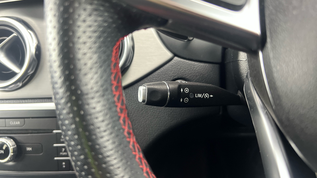 Mercedes-Benz GLA Class 1.6L Gla 180 Urban Edition 121 Bhp Grey #10