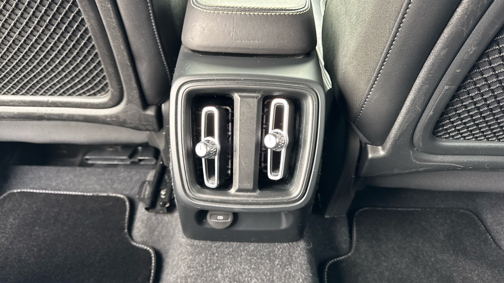 Volvo XC40 1.5 T3 Momentum  #22