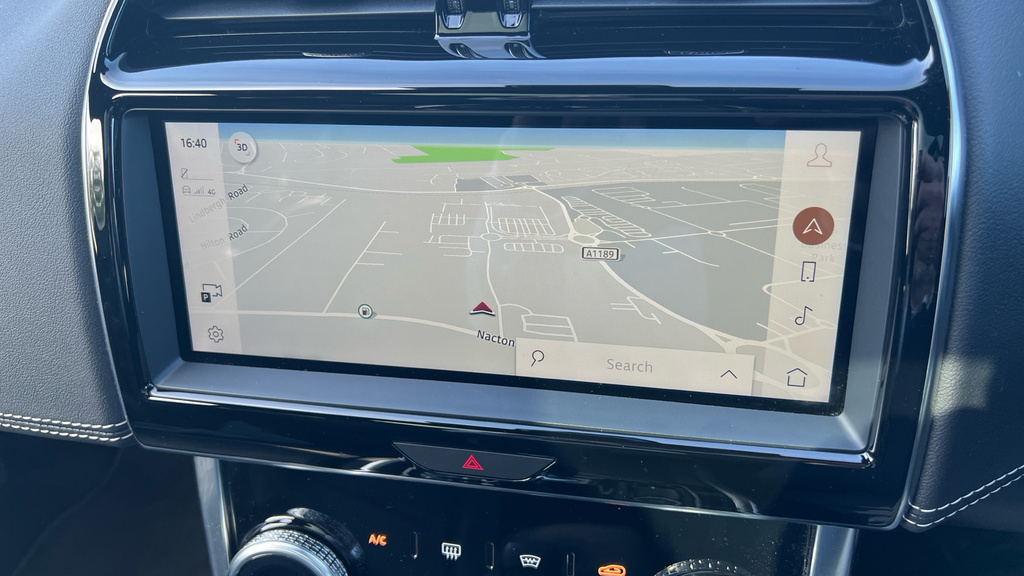 Jaguar XE 2.0 P300i R-dynamic Hse Saloon Awd Red #17
