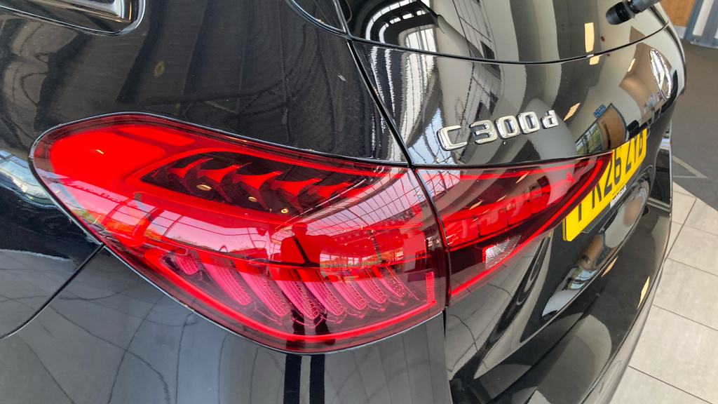 Mercedes-Benz C Class C300de Urban Edition 9G-tronic  #25