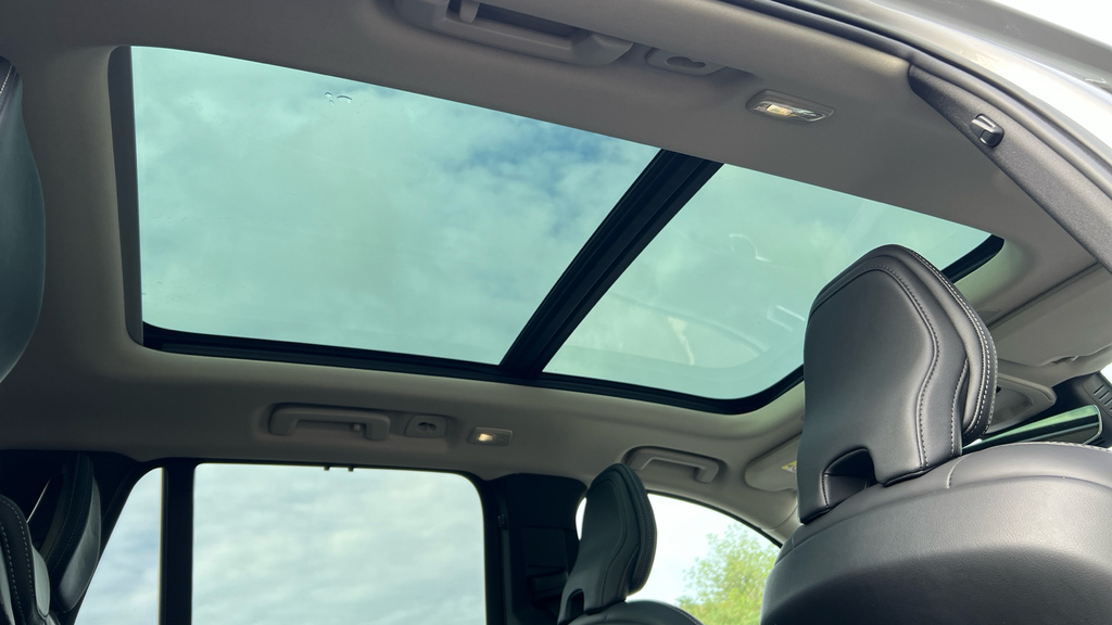 Volvo XC90 2.0 B5p 250 Plus Dark Awd Geartronic  #2