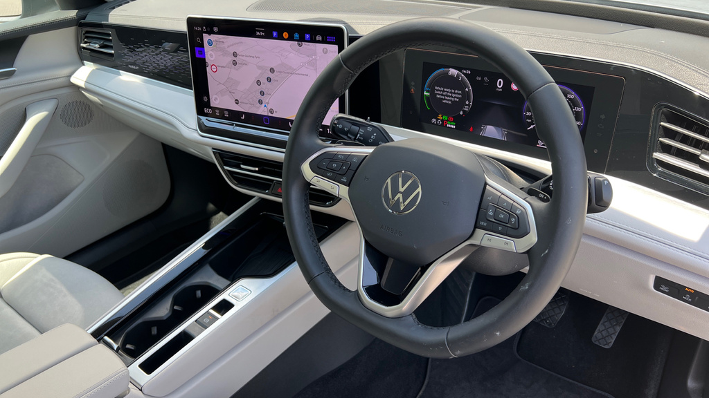 Volkswagen Passat 1.5 Tsi Ehybrid Life Dsg Red #15