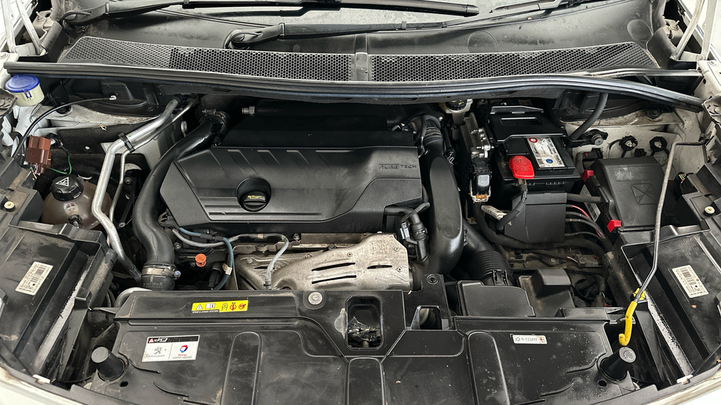 Peugeot 3008 1.6 Bluehdi 120 Active Blue #24