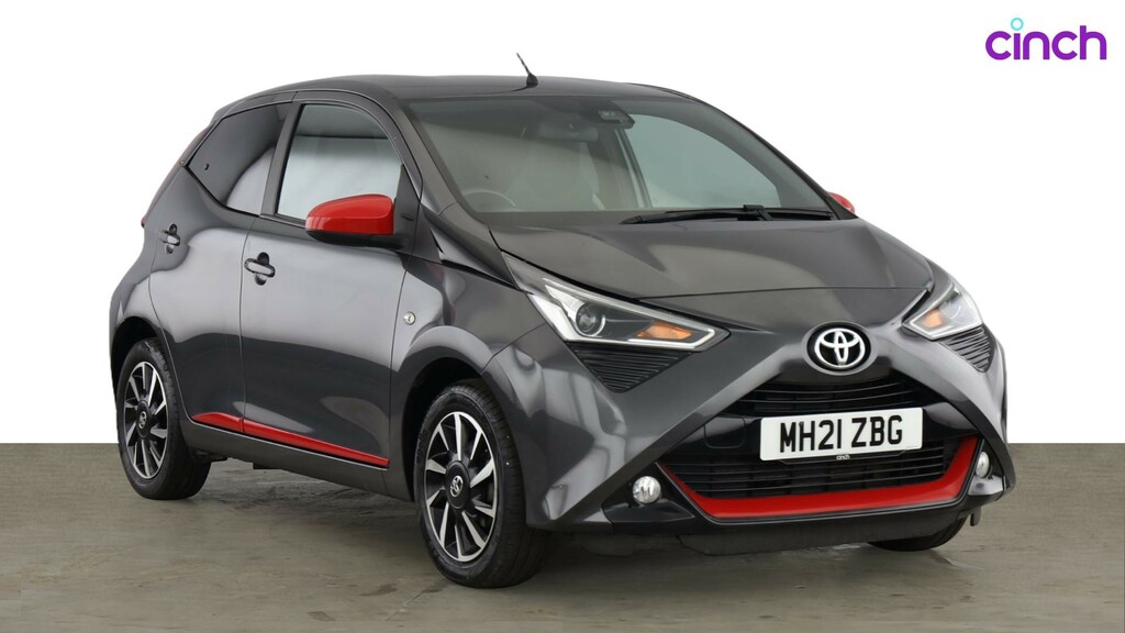 Toyota Aygo X 1L X-play Red #1
