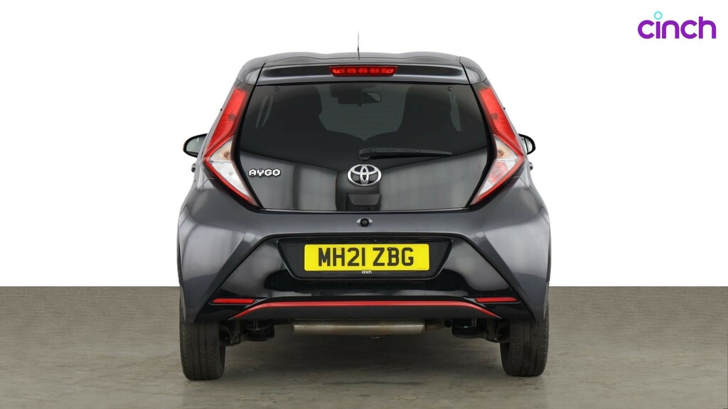 Toyota Aygo X 1L X-play Red #4