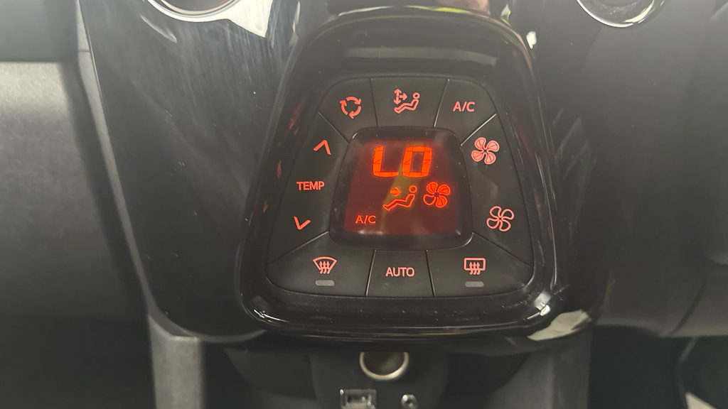 Toyota Aygo X 1L X-play Red #16