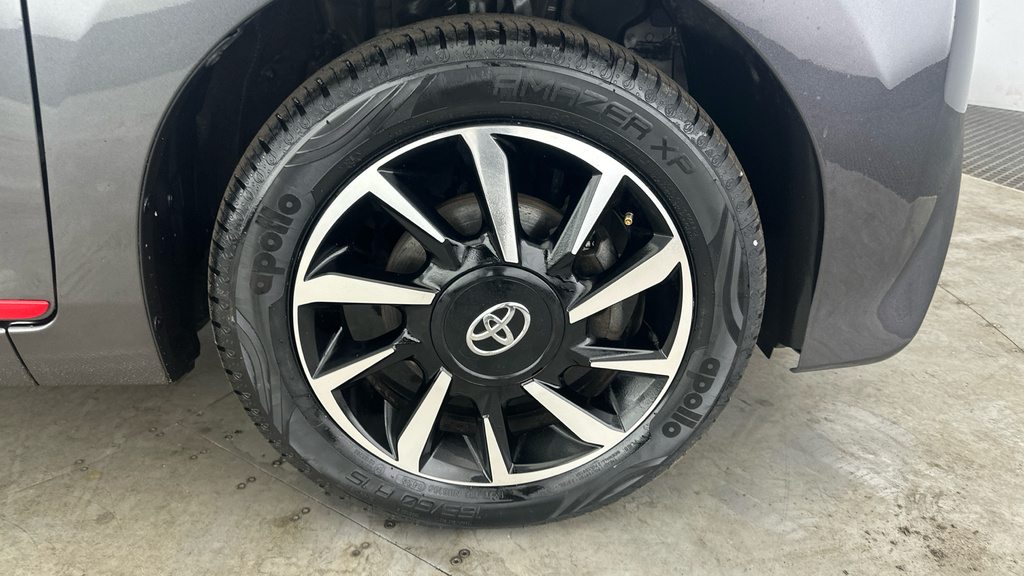 Toyota Aygo X 1L X-play Red #27