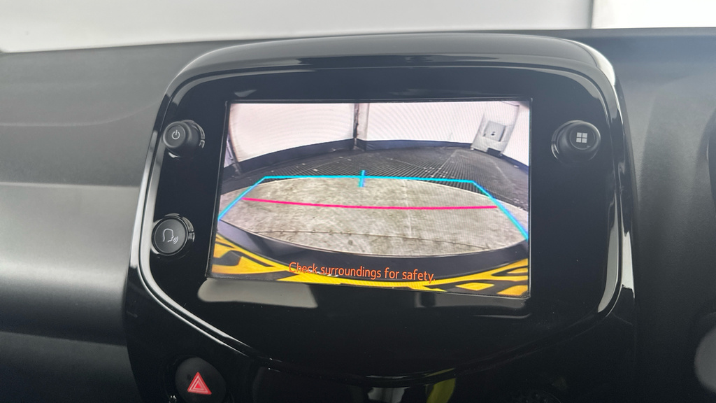 Toyota Aygo X 1L X-play Red #15