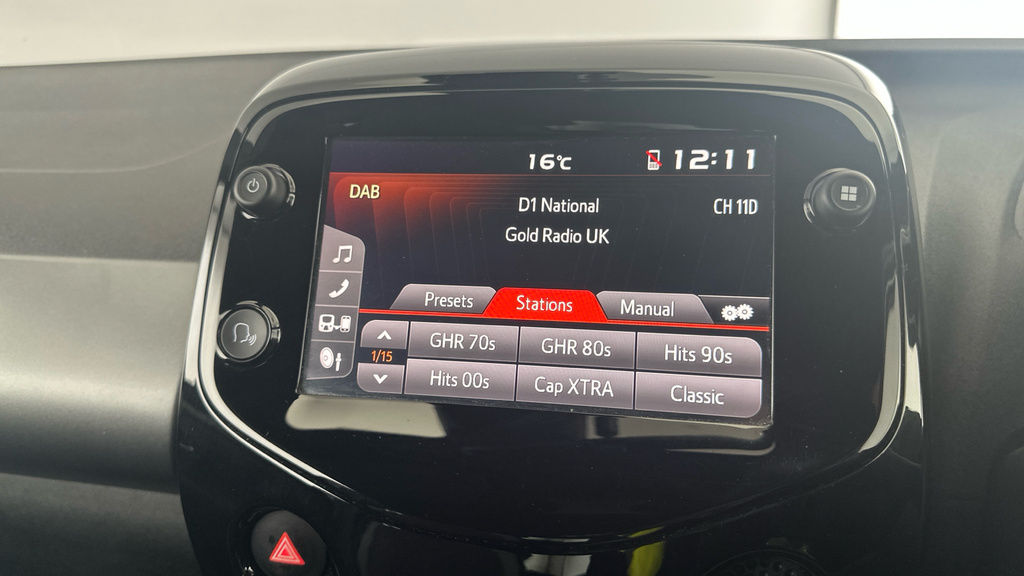 Toyota Aygo X 1L X-play Red #18
