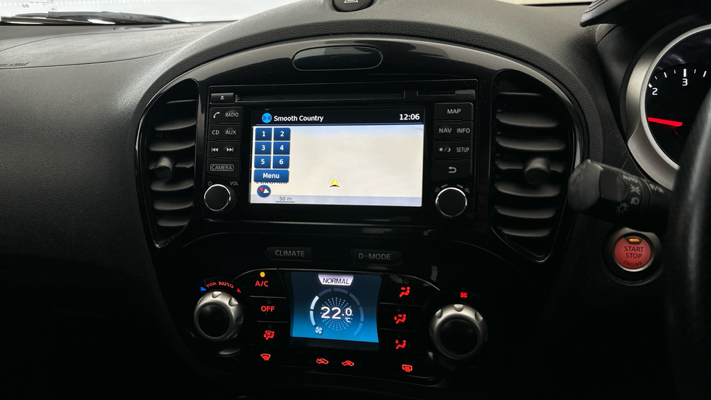 Nissan Juke 1.2 Tekna Dig-t 5D-2 Former Keepers-heated Black L White #14