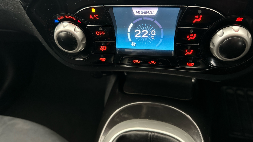 Nissan Juke 1.2 Tekna Dig-t 5D-2 Former Keepers-heated Black L White #12