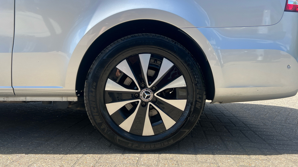 Mercedes-Benz EQV Eqv 300 Avantgarde Extra Long  #18