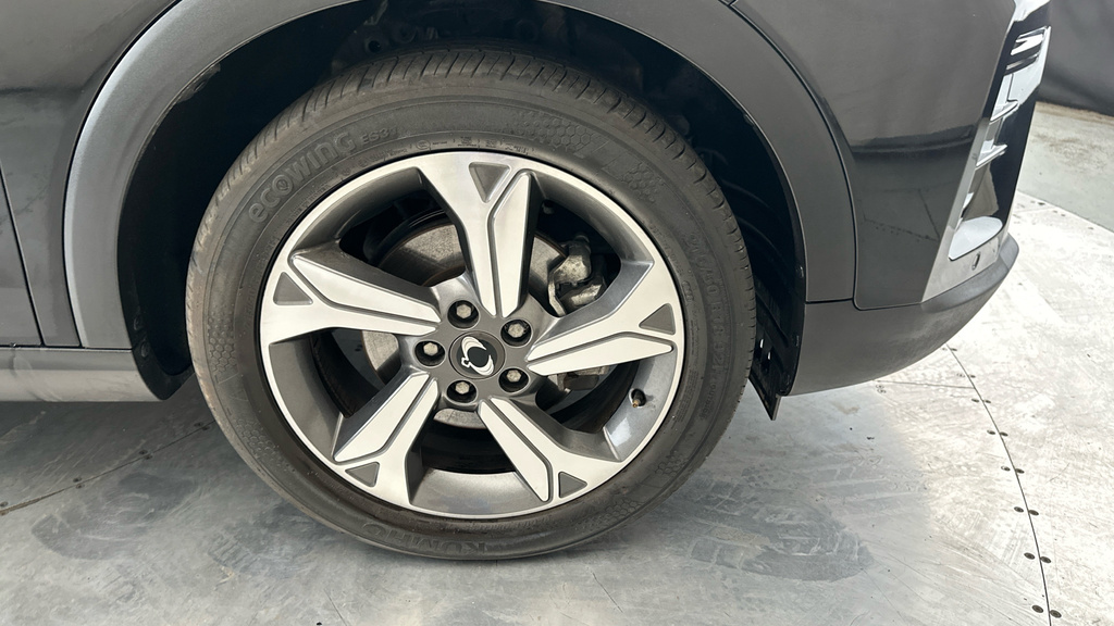 SsangYong Tivoli 1.5 K30 Hatchback CU24ZXK Black #25