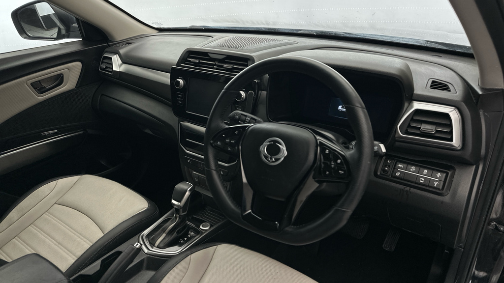 SsangYong Tivoli 1.5 K30 Hatchback CU24ZXK Black #11