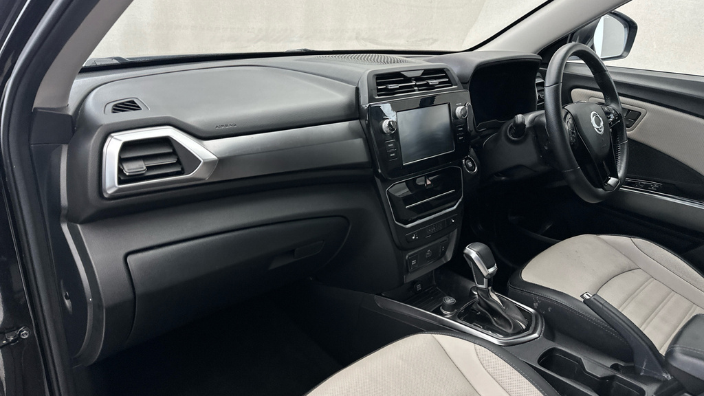 SsangYong Tivoli 1.5 K30 Hatchback CU24ZXK Black #12