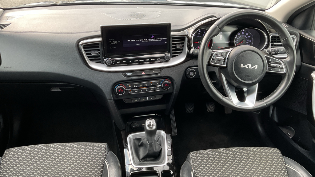 Kia Xceed 1.5 T Gdi 3 Suv 158 Bhp Silver #11