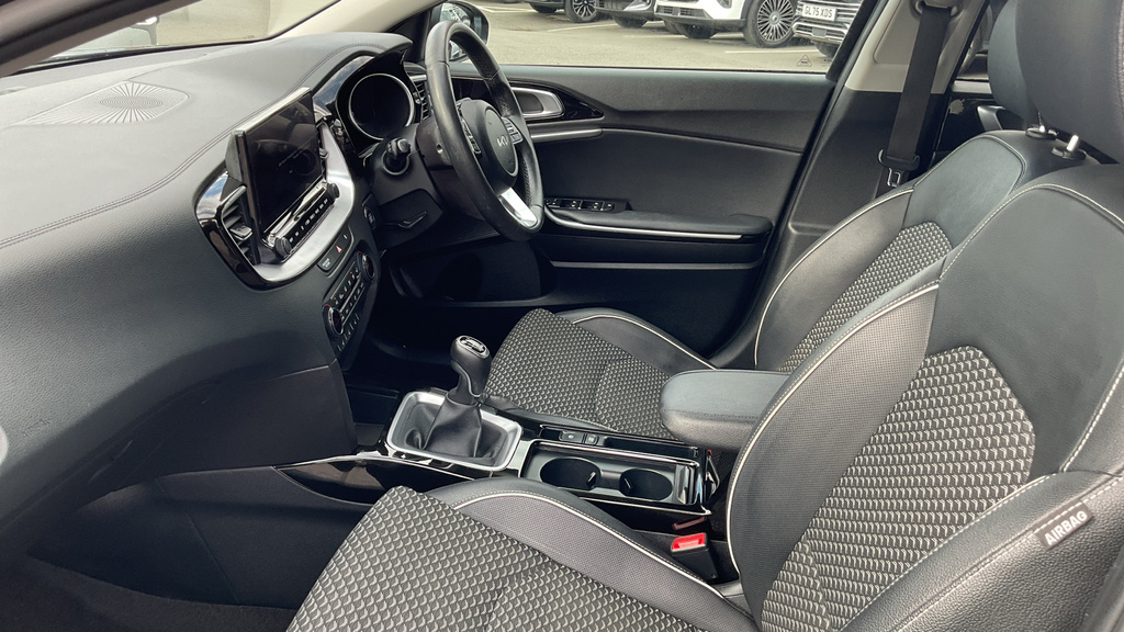 Kia Xceed 1.5 T Gdi 3 Suv 158 Bhp Silver #10
