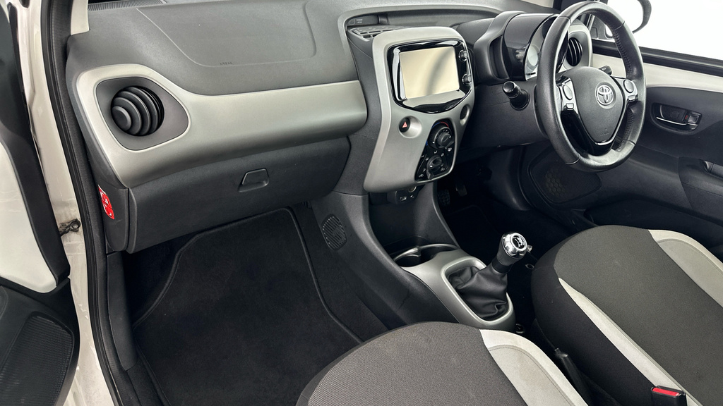 Toyota Aygo X X-cite 5 Purple #10