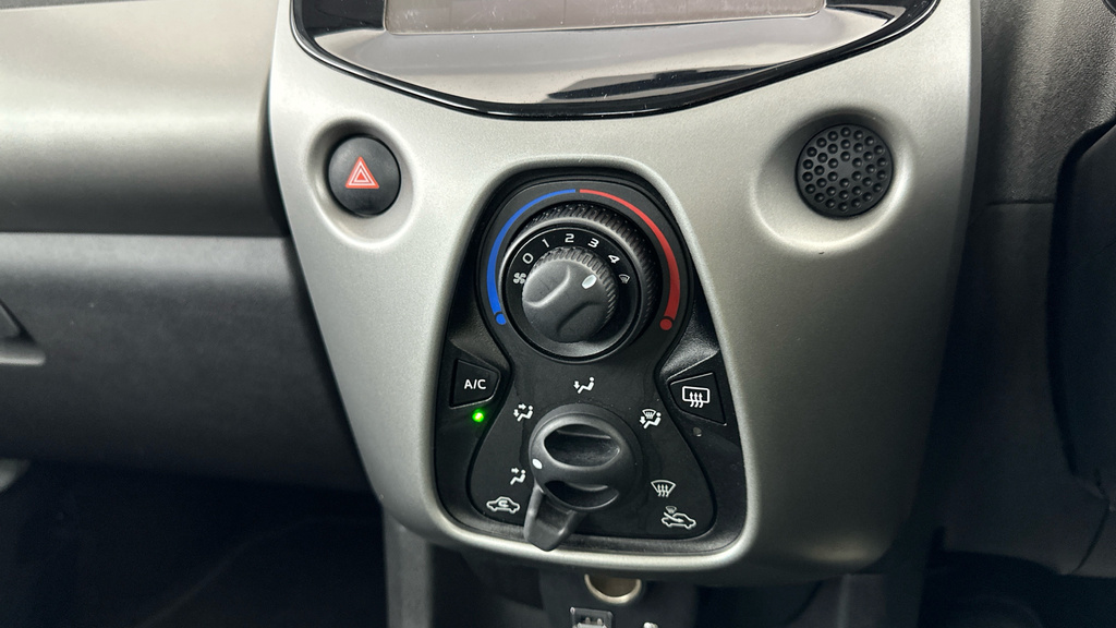 Toyota Aygo X X-cite 5 Purple #18
