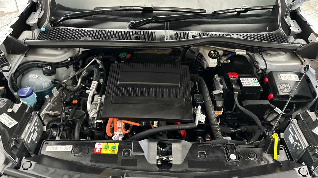 Peugeot e-2008 54Kwh First Edition 11Kw Charger  #22