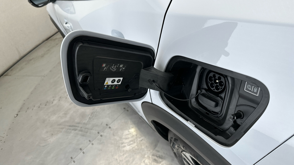 Peugeot e-2008 54Kwh First Edition 11Kw Charger  #27
