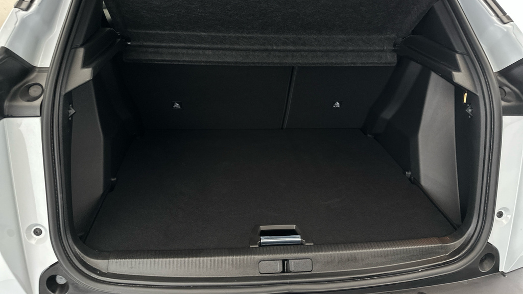Peugeot e-2008 54Kwh First Edition 11Kw Charger  #21