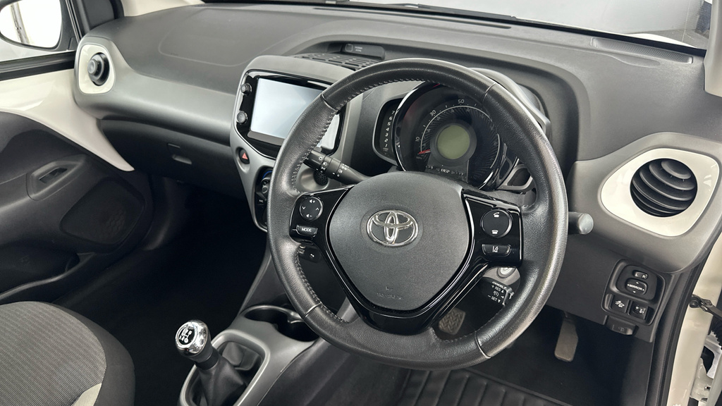 Toyota Aygo X X-trend Grey #9