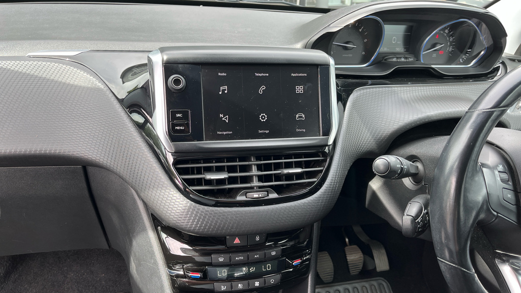 Peugeot 2008 1.2 Puretech 110 Allure Eat6 Red #12