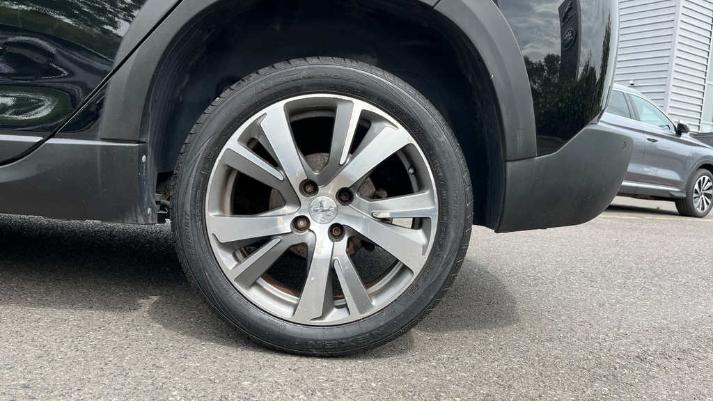 Peugeot 2008 1.2 Puretech 110 Allure Eat6 Red #18