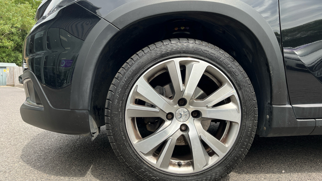 Peugeot 2008 1.2 Puretech 110 Allure Eat6 Red #17