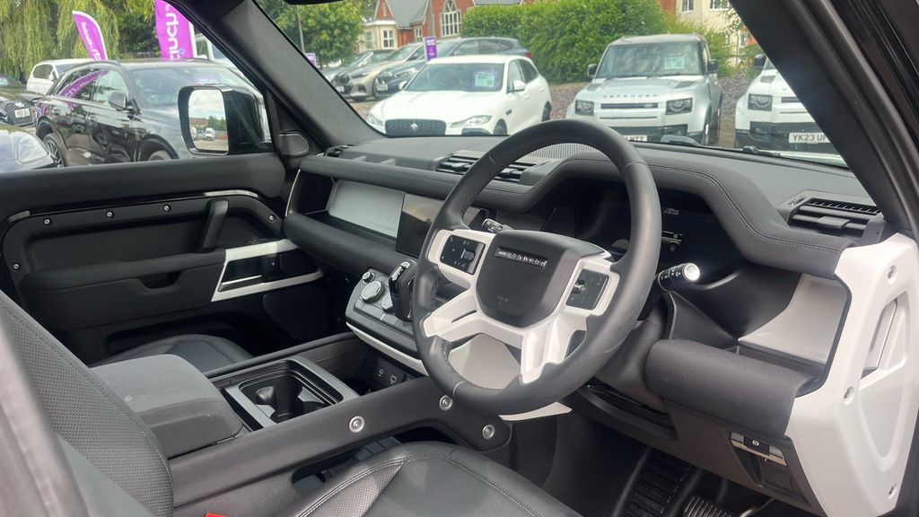 Land Rover Defender 3.0 D300 Hard Top X-dynamic Hse 3 Seat 2023 Grey #9