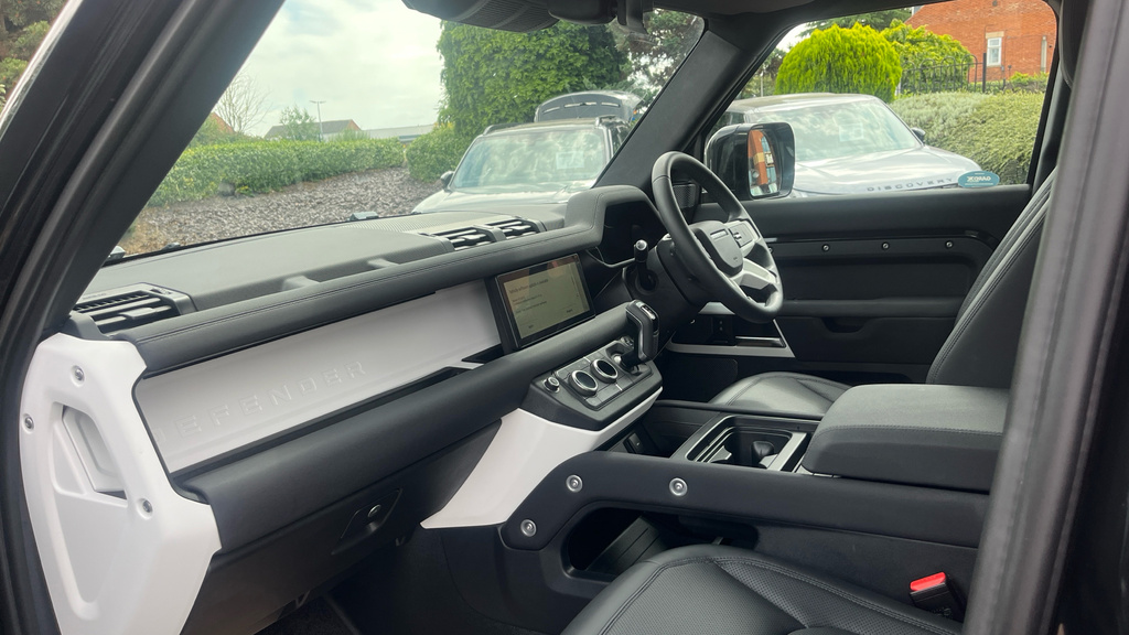 Land Rover Defender 3.0 D300 Hard Top X-dynamic Hse 3 Seat 2023 Grey #10