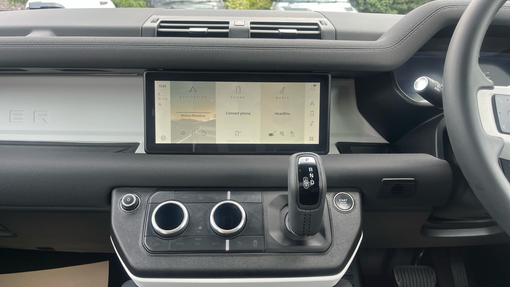 Land Rover Defender 3.0 D300 Hard Top X-dynamic Hse 3 Seat 2023 Grey #12