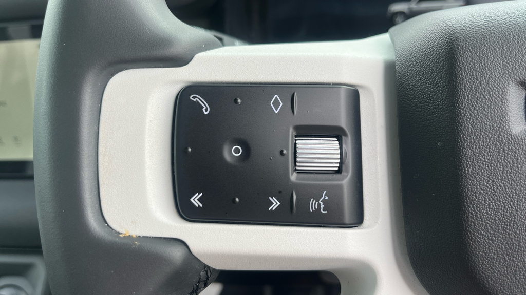 Land Rover Defender 3.0 D300 Hard Top X-dynamic Hse 3 Seat 2023 Grey #24